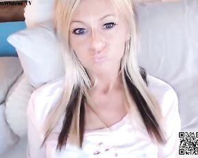 Beauty slim milf blonde play with tits webcam show