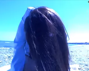 Teen is cumshot on her back