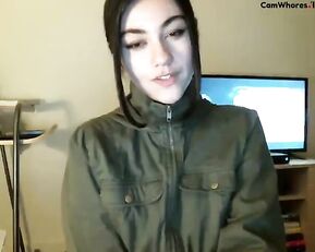 Beryl18 slim sexy brunette teen webcam show