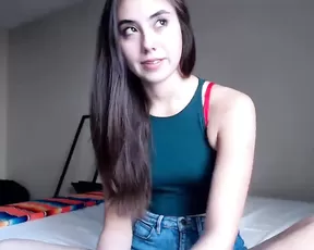 Sunshinekitty96 slim beauty brunette vibrating her pussy webcam show
