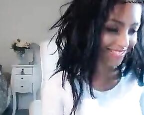 Stunning ebony webcam babe strippingq