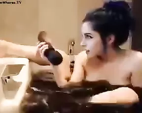 Hot girl starts masturbating for her fans