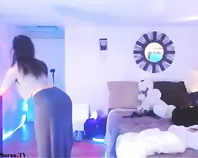 Hot blonde shakes her tits