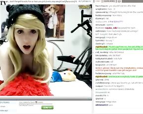 Teen blonde donate teasing in bed webcam show