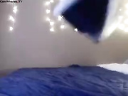 Beauty naked milf in bed vibrating pussy in bed webcam show