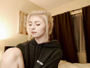 Lillexie sexy blonde free webcam show