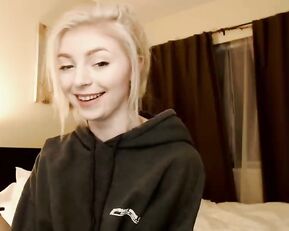Lillexie sexy blonde free webcam show