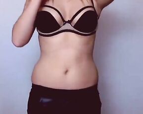 Neviia beauty sexy milf in erotic underwear webcam show