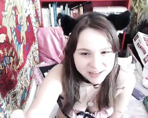 Sexkitteh young dirty girl finger her pussy webcam show