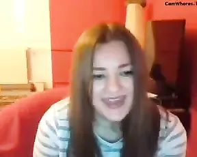 Nice teen show her face webcam show
