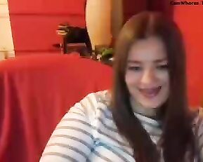 Nice teen show her face webcam show