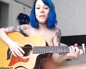 So pretty bunette girlfriend make a hot webcam blowjob to his dude,holy fuck!