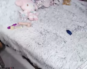Sex bomb blonde with big boobs teasing in bed webcam show