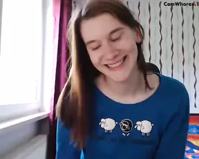 Amateur video of a hot babe sucking