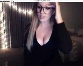 Beauty milf blonde in glasses play with pussy webcam show