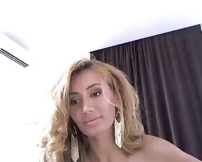 Miss_m sex bomb beauty milf blonde webcam show