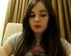 chanelpresle young brunette fingering her pussy webcam show
