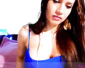 Jflorenaxxx makes her pussy purrr in webcam online show