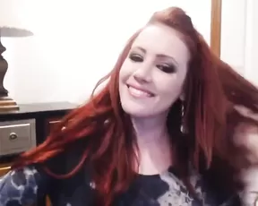 Sexy redhead teen teasing beauty ass and body webcam show