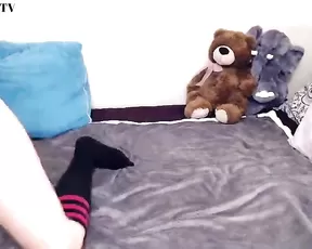 Juicy passion milf riding dildo in bed webcam show