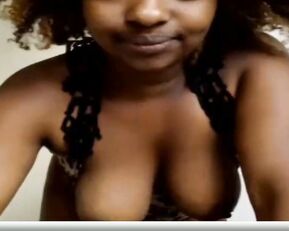 Sexyafrigic black juicy milf play with ohmibod webcam show