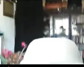 Big ass woman shakes her body