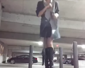 Fat chick teases her cunt