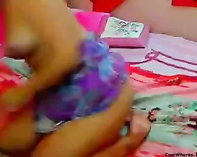 Treasuregirl slim and passion brunette teasing body webcam show