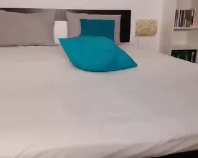 Amateur blonde gobbling up a cock and truing to look hot