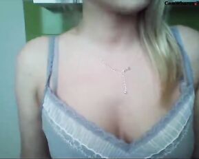 Kusicielka sexy milf blonde with natural tits free teasing webcam show