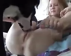 Brunette is receiving a cock in her cunt