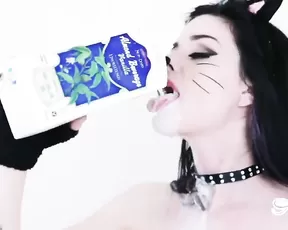 Vicky is sucking a large dick